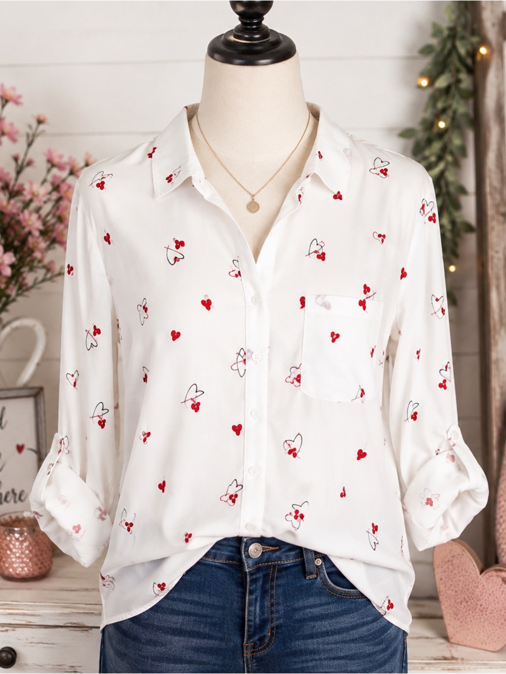BeachLunchLounge Alanna Heart Print Button Down Blouse Women’s Roll Tab Sleeve